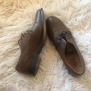 Men’s size 10 dress shoe